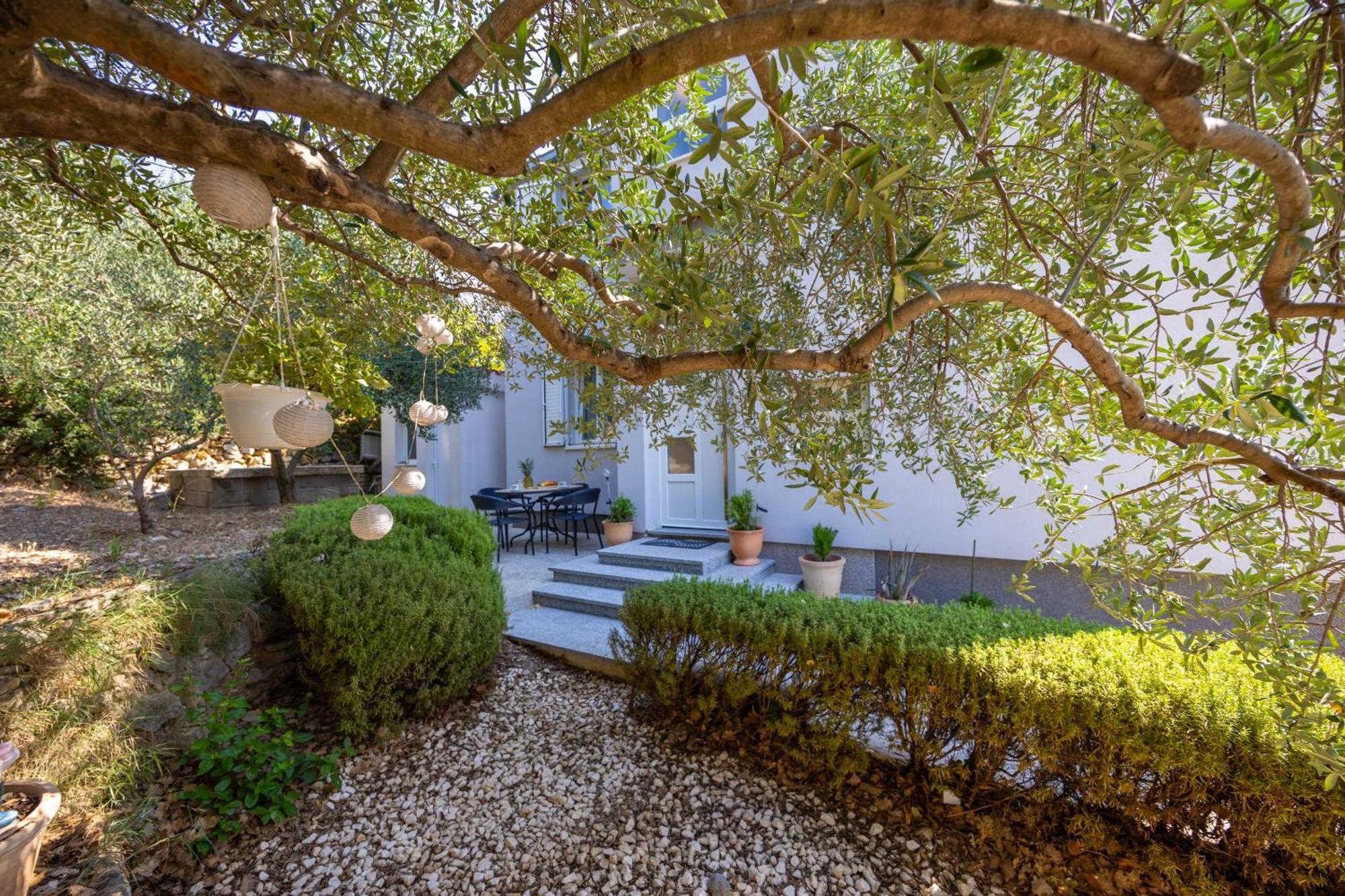 Casa Felice Apartments-Holiday Home Kastela Exterior photo