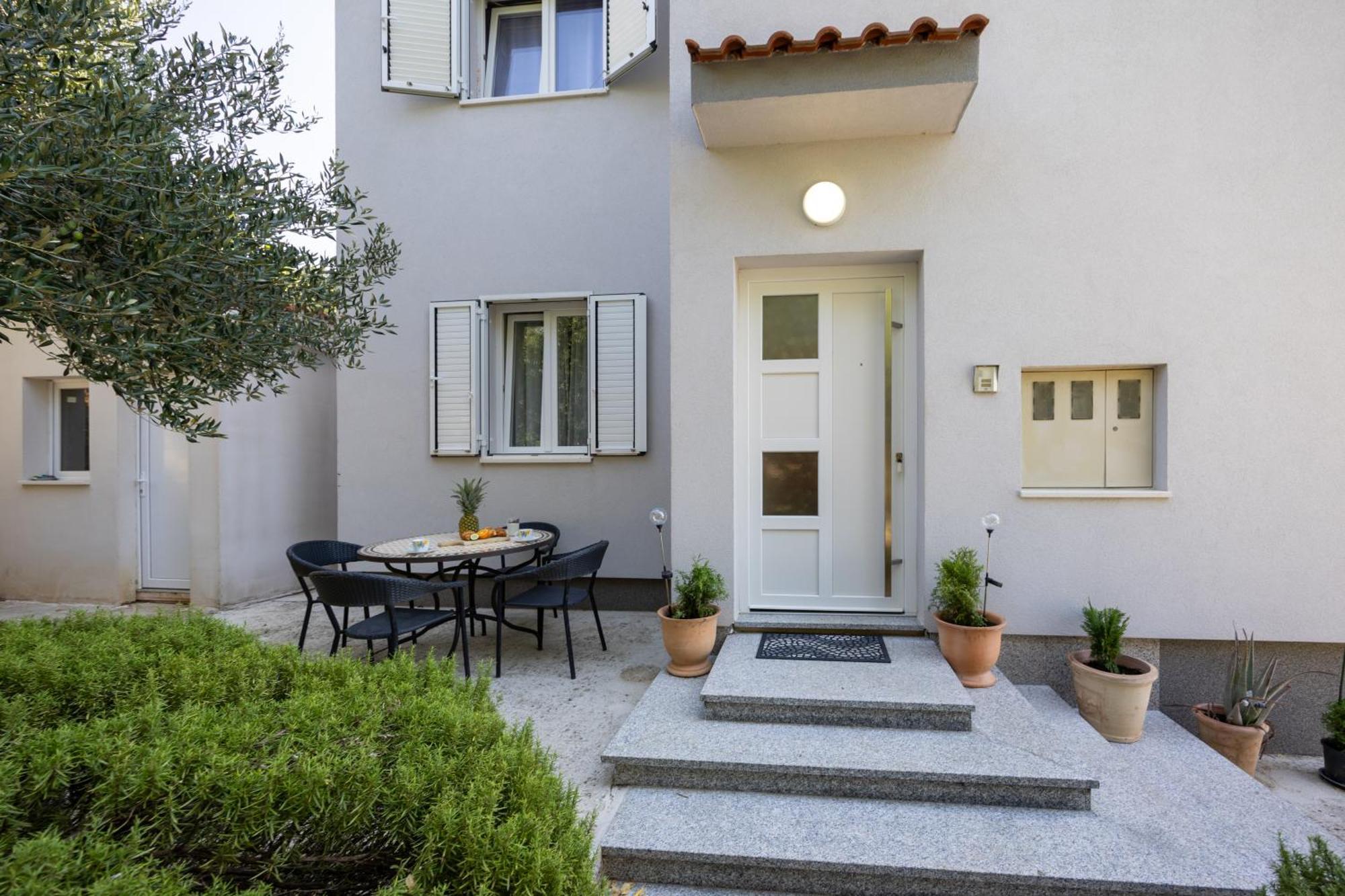Casa Felice Apartments-Holiday Home Kastela Exterior photo